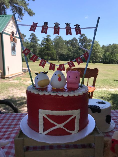 Small Farm Birthday Cake, Farm Bday Cake, Farm Cake 2nd Birthday, Simple Farm Animal Cake, Barnyard Cakes For Boys, Farm Birthday Smash Cake, Diy Farm Birthday Cake, Simple Farm Theme Cake, Farm 2nd Birthday Cake