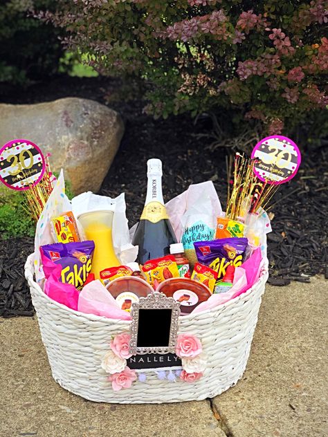 Takis Gift Basket Ideas, Mexican Candy Gift Ideas, Mexican Gift Basket, Mexican Gift Basket Ideas, Theme Gift Baskets, Mexican Candy Gift Basket, Birthday Gift Basket Ideas, Chamoy Keychain, Takis Chips