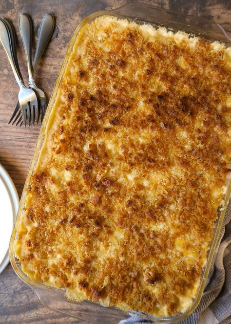 Creamy Mac and Cheese w/Ritz Cracker Topping - That's Deelicious! Yard House Mac And Cheese Recipe, Baked Mac And Cheese Recipe, Cracker Toppings, Pumpkin Mac And Cheese, Ritz Cracker, Making Mac And Cheese, Queso Cheddar, Yard House, Creamy Mac And Cheese