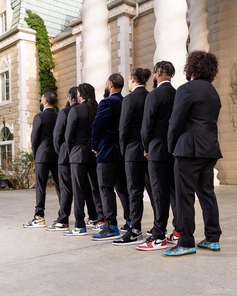 Groomsmen wearing sneakers Groomsmen Attire Black, Groomsmen Shoes, Backyard Wedding Decorations, Wedding Groomsmen Attire, Mens Wedding Attire, Groom Wedding Attire, February Wedding, Air Jordan 1s, Nye Wedding