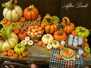 Halloween and Fall Miniatures Luxury Halloween, Pumpkin Cart, Dollhouse Furniture Kits, Dollhouse Holiday, Miniature Dollhouse Food, Dollhouse Halloween, Rustic Luxury, Miniature Halloween, Halloween And Fall