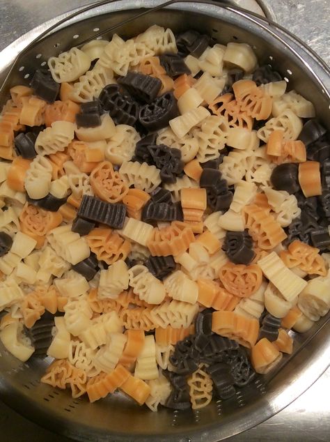 Aldi Halloween Pasta, Halloween Shaped Pasta Recipes, Halloween Pasta Dishes, Aesthetic Halloween Food, Halloween Pasta Recipes, Halloween Snacks Aesthetic, Halloween Pasta Ideas, Halloween Noodles, Halloween Aesthetic Food