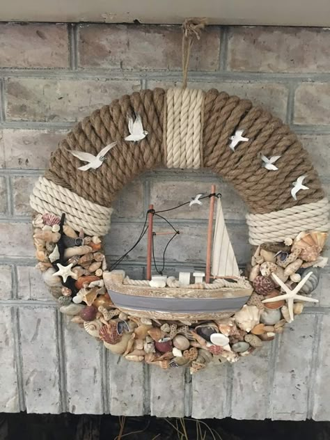 Beach Crafts Diy, Beach Themed Crafts, Deco Marine, Diy Beach Decor, Art Coquillage, Nautical Wreath, Seashell Projects, Seashell Wreath, Nautical Crafts