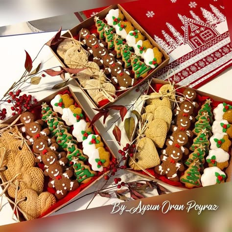 Christmas Cake Box Packaging Ideas, Christmas Cookie Packaging Ideas, Christmas Cookie Boxes, Christmas Cookies Packaging, Christmas Cookie Box, Christmas Treats Boxes, Christmas Gift Hampers, Christmas Hampers, Christmas Cookies Gift