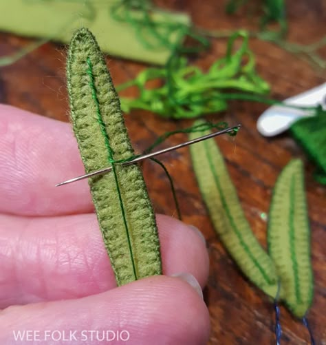 Wool Felt Projects Ideas, Fabric Leaves Diy, Sally Mavor, Folk Studio, Embroidered Trees, Embroidered Stitches, Wee Folk Studio, Salley Mavor, Stump Work