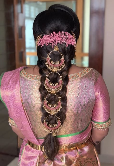 Jada Hairstyles Indian, Hairstyles With Jada Billalu, Messy Braid Indian Wedding, South Indian Bridal Hairstyles, Indian Bridal Hairstyle, Indian Hairstyles For Saree, Bridal Hairstyle Ideas, Messy Braided Hairstyles, Simple Bridal Hairstyle