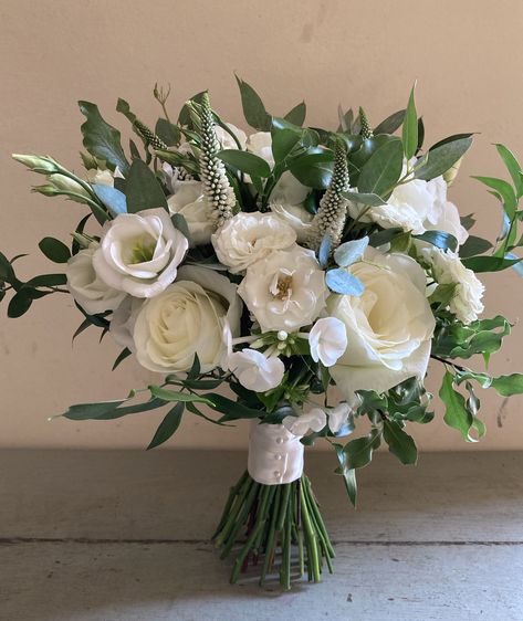 A classic white bouquet, with simple blooms and loose foliage. Holly Wedding, Hand Tied Bouquet, Summer Bouquet, White Wedding Bouquets, White Gardens, White Bouquet, Creative Life, Classic White, White Wedding