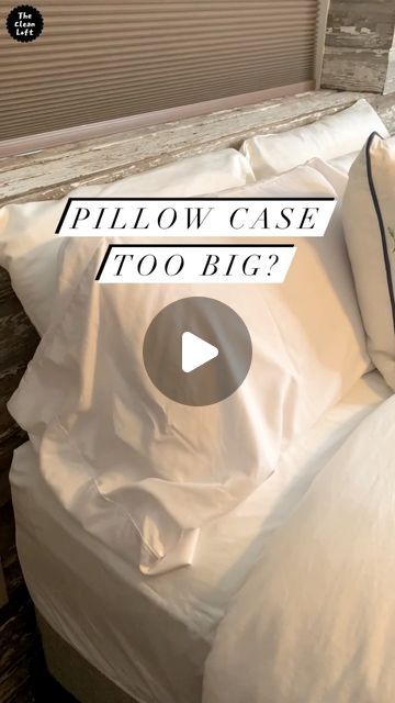 🆃🅷🅴 🅲🅻🅴🅰︎🅽 🅻🅾︎🅵🆃 on Instagram: "Pillow case too big? Do this. 👆🏽👆🏽👆🏽
.
.
#pillow #bedroomdesign #bedroominspo #pillowcover #homedecoration #cleaningtips #bedroom #bedding #beddecor" How To Clean Pillows, Big Pillows, Bedroom Bedding, Home Hacks, Pillow Case, Home Organization, Bed Pillows, Pillow Cases, Pillows