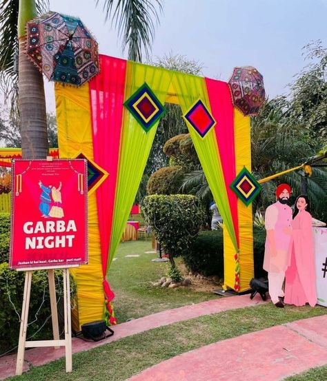 Nagpur Decoration Ideas Event College, Garba Nights Decoration, Dandiya Night Decoration For Navratri, Navratri Selfie Corner, Dandiya Decoration For Navratri, Dandiya Night Decoration, Garba Night Decorations, Navratri Theme Decoration, Decoration For Navratri