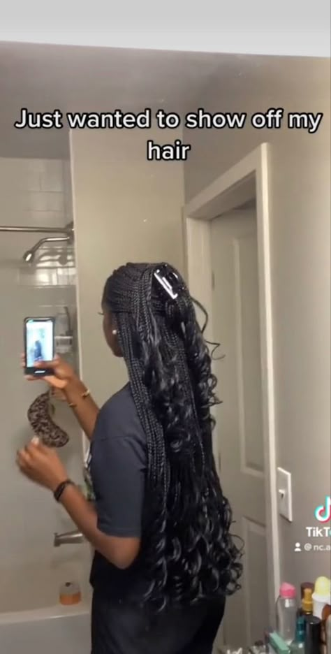 Knotless Braid Claw Clip Hairstyles, Hair Clip Box Braids, Claw Clip Soft Locs, Claw Clip Hairstyles On Box Braids, How To Put Hair Up With Claw Clip With Braids, Black Curly Braided Hairstyles, Claw Clip On Knotless Braids, Claw Clips With Braids, Braided Hairstyles Claw Clip