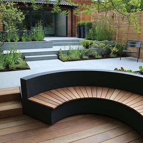 Round Bench, Moderne Have, Seating Outdoor, Pocket Garden, Modern Landscape Design, Modern Garden Design, Most Beautiful Gardens, Bench Seating, Contemporary Garden