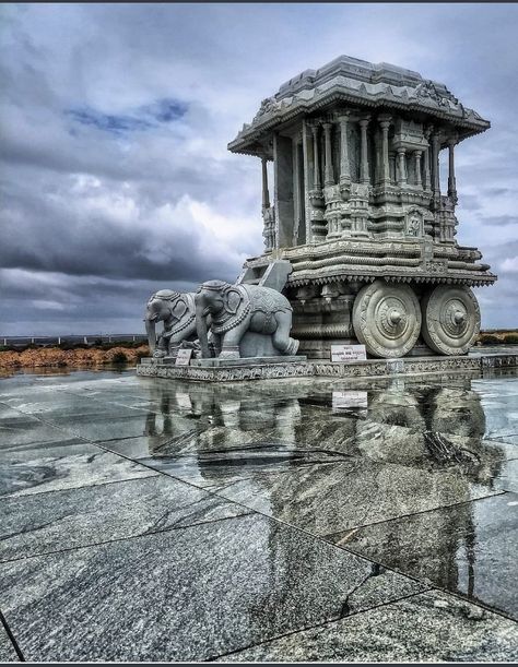 Farmer Painting, Ancient Indian History, Temple India, Ancient Indian Architecture, Ganesh Wallpaper, Hampi, Temple Art, Indian Photography, Indian Architecture