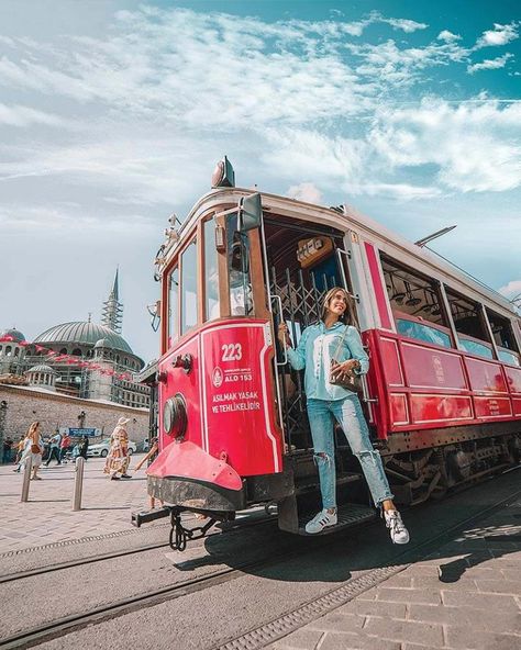 Istanbul Photoshoot, Taksim Istanbul, Istanbul Pictures, Istanbul Turkey Photography, Turkey Travel Guide, Travel Pose, Istanbul Photography, Travel Picture Ideas, Turkey Photos