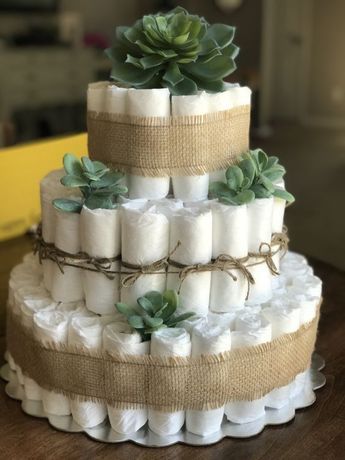 Unique Diaper Cakes, Babyshower Party, Idee Babyshower, Baby Shower Diaper Cake, Baby Shower Inspiration, Rustic Baby, Rustic Baby Shower, Baby Shower Diapers, Baby Shower Planning