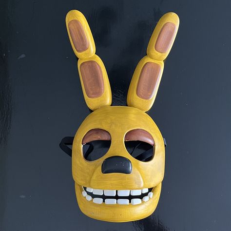 Fnaf Cardboard Mask, Sun Mask Fnaf, Spring Bonnie Cosplay, Fnaf Mask Diy, Fnaf Mask, Five Nights At Freddy's Characters, Fnaf Room, Bonnie Costume, Fnaf Party