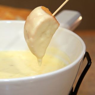 Sara Colorado Recipe Spot: Cheese Fondue (non-alcoholic) Cheese Fondue Ideas, Fondue Ideas, Best Cheese Fondue, Cheese Fondue Recipe, Fondue Night, Colorado Food, Fondue Recipes Cheese, Fondue Recipe, Fondue Party