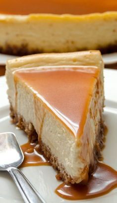 Caramel Swirl Cheesecake, Cheesecake Christmas, White Chocolate Cheesecake Recipes, Butterscotch Blondies, Bourbon Caramel, Recipe Cheesecake, Bourbon Caramels, Swirl Cheesecake, Salted Caramel Cheesecake