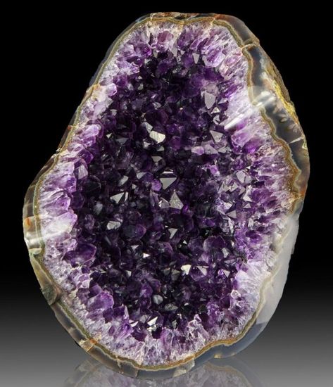 Pretty Rocks, Crystal Geode, Crystal Magic, Beautiful Rocks, Amethyst Geode, Mineral Stone, Minerals And Gemstones, Rocks And Gems, Gems And Minerals