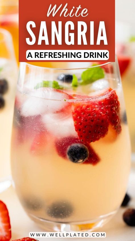 Best White Sangria Recipe, Easy White Sangria, Easy White Sangria Recipe, Moscato Sangria Recipes, White Wine Drink, Moscato Sangria, Summer Sangria Recipes, White Wine Sangria Recipe, White Wine Recipes