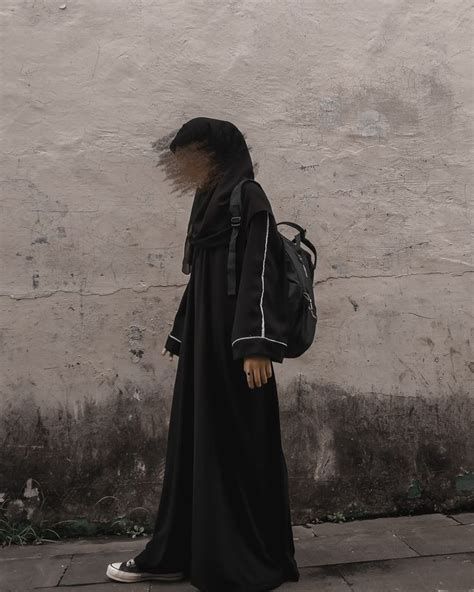 Aesthetic Abaya, Muslimah Fashion Casual, Muslimah Photography, Muslimah Style, Abaya Outfit, Black Hijab, Hijab Style Tutorial, Modest Fashion Hijab, Muslim Fashion Hijab Outfits