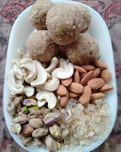 Gond Ke Laddu, Edible Gum, Dry Fruits, North India, Whole Wheat Flour, Whole Wheat, Nutrient Dense, Wheat Flour, Ghee