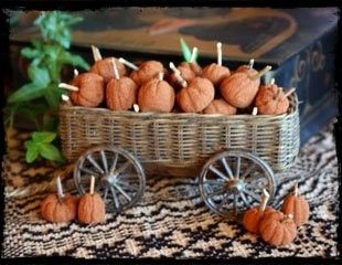 Cinnamon Dough, Fall Primitives, Primitive Fall Crafts, Cinnamon Applesauce, Diy Pumpkins, Diy Cinnamon, Valley House, Hey Pumpkin, Pumpkin Diy