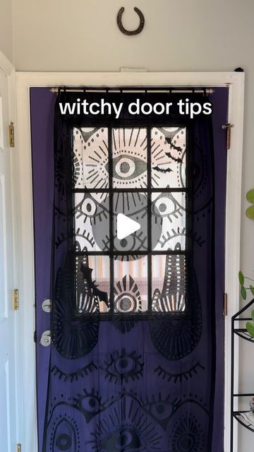 Megan | witch tips on Instagram: "witchy door tips. doors are how energy enters and exits the home, so by keeping your doors aligned you can protect your space and transmute any iffy energy in your favor. #witchhouse #firsttimehomebuyer #beginnerwitch #witchtip #whimsigothhome #witchcraft #witchtok #protectionspell #runes #housewitch" Witch Protection Over Door, Witchy Beach House, Witchy Entryway, Witchy Front Door, Witchy Decor Witch Cottage, Witch Door Decoration, Diy Witchy Decor, Witchy Interior, Witchy Home Aesthetic