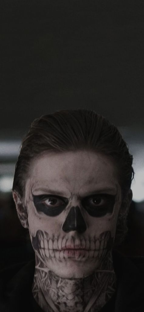 Guys Halloween Makeup, Skeleton Face Makeup, Halloween Skeleton Makeup, Skull Makeup Tutorial, Holloween Makeup, Brown Hairstyles, Skeleton Face, Cute Halloween Makeup, Tate Langdon