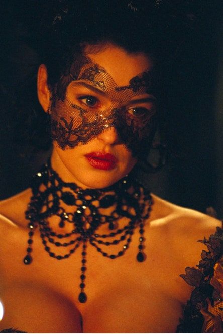 Monica Bellucci’s 10 most sensual roles | Vogue Paris Film Brothers, Brotherhood Of The Wolf, Cannes 2017, 사진 촬영 포즈, Monica Bellucci, Sophia Loren, Charlize Theron, Cannes Film Festival, Vogue Paris