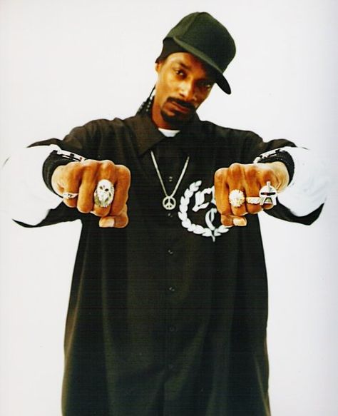 Snoop rockin' the Raider 2 Ring with Stone and Chuy Vato Ring.Chuuurch! Snoop Dogg 90s, Rapper Costume, 90s Rappers, Ring With Stone, Real Hip Hop, Snoop Dog, Ticket Stubs, Hip Hop Art, Tv Movies