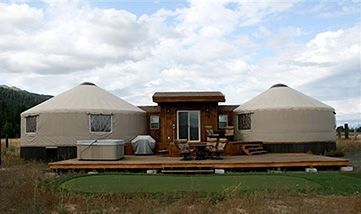 Yurt Construction Ideas: Partition Walls & Adjacent Structures Yurt Construction, Pacific Yurts, Luxury Yurt, Living Naturally, Yurt Home, Yurt Living, Silo House, Construction Ideas, Dome Home