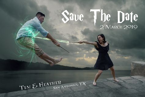 Harry Potter Save the Date Harry Potter Wedding Photoshoot, Save The Date Harry Potter, Engagement Photos Harry Potter, Harry Potter Save The Date, Dating Harry Potter, Star Wars Engagement Photos, Harry Potter Night, Harry Potter Engagement, Star Wars Engagement