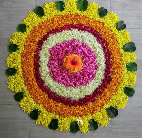 Rangoli With Flowers Petals, Simple Pookalam Designs, Simple Pookalam, Rangoli With Flowers, Floral Rangoli, Onam Pookalam, Diwali Vibes, Pookalam Design, Flowers Rangoli