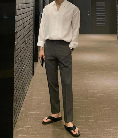 Outfit Formal Pria, White Slacks Outfit Men, Korean Formal Outfit Men, Men Semi Formal Outfit, Semi Formal Outfits Men, Smart Casual Men Outfit, Korean Formal Outfit, Men Formal Outfit, Outfit Cowo