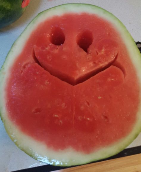 Happy watermelon Funny Watermelon, Funny Vegetables, Cute Watermelon, Fruit Picture, Dream Dresses, Marry Me, Watermelon, Henna, Piercings