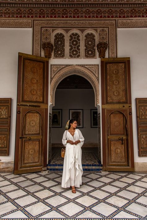 What to wear in Morocco Outfit Ideas Bahia Palace Marrakech Marakesh Outfit Ideas, What To Wear In Morroco, Desert Outfit Ideas Morocco, Morocco Travel Outfit Summer, Morocco Photo Ideas, Moroccan Travel Outfit, Marrakech Morocco Outfit, Morocco Outfit Ideas, Morocco Outfits