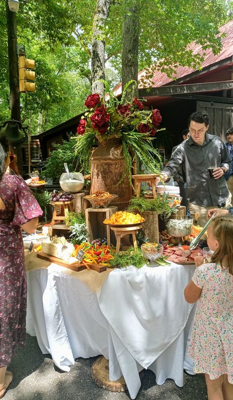 Backyard Autumn Party, Fall Catering Display, Outdoor Food Display, Fall Outdoor Dinner Party Food, Wedding Food Family Style, Woodland Charcuterie, Wedding Food Stations Ideas, Food Centerpieces Wedding, Self Catered Wedding