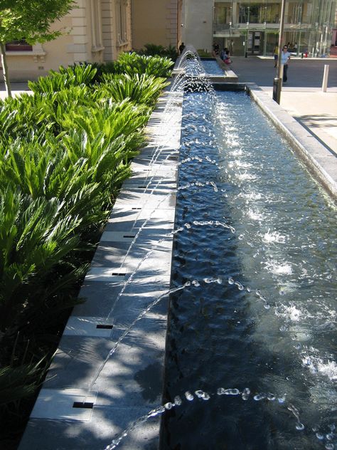 TCL Adelaide State Library Forecourt Fountain North Terrace South Australia Carlo Missio Water Fountain Design, Water Architecture, Modern Fountain, Pool Water Features, Fountain Design, Front Yard Garden Design, Waterfall Fountain, Water Fountains Outdoor, Landscape Elements