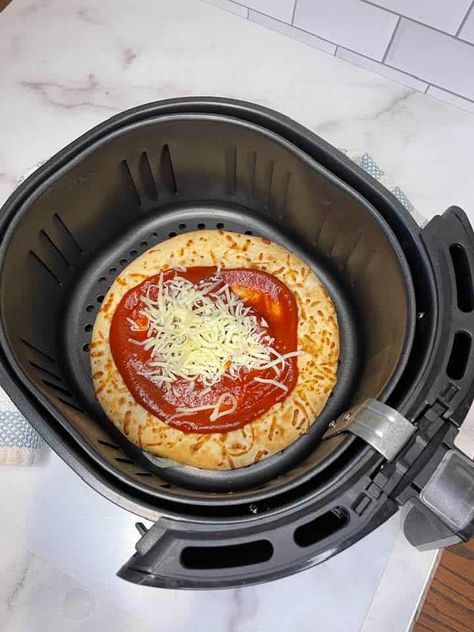 Pizza On Bread, Boboli Pizza Crust, Bread In Air Fryer, Pizza In Air Fryer, Boboli Pizza, Make Pita Bread, Pizza Side Dishes, Pita Bread Pizza, Pizza Tortilla