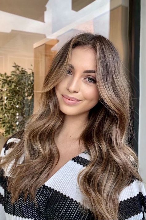 40+ Haircuts With Curtain Bangs For The Ultimate Inspiration | Rambut Brunette, Brunette Balayage Hair, Brown Hair Balayage, Light Hair Color, Long Hair With Bangs, Brown Blonde Hair, Brown Hair With Highlights, Hair Color Balayage, Hair Inspiration Color