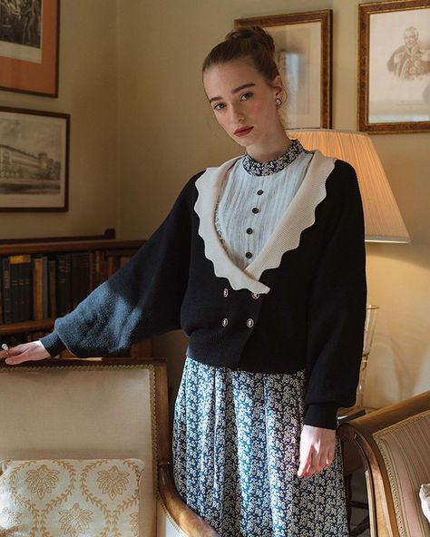 Photo In London, Woman Life Freedom, Scalloped Collar, Puff Sleeve Cardigan, Fashion Rules, Vintage Inspired Fashion, Prairie Style, Collar Cardigan, Cardigan Black