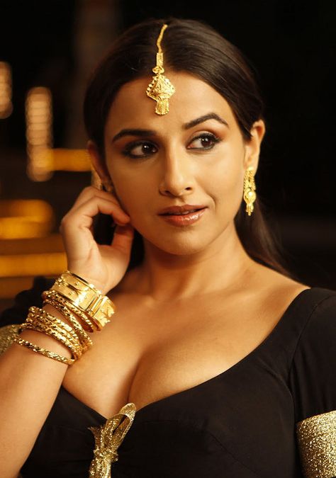 Vidya Balan, Indian Woman, Bollywood Girls, Indian Actress Hot Pics, Beauty Videos, Indian Beauty Saree, India Beauty, Desi Beauty, Bollywood Actress