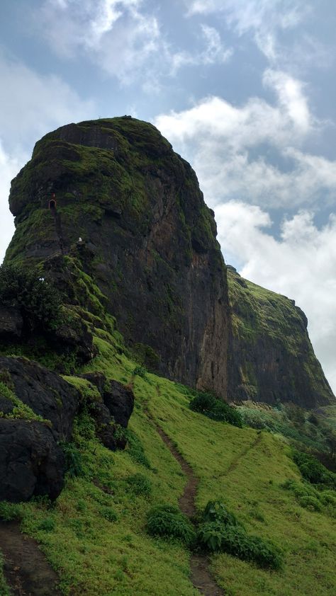 Harihar fort / Harshagad is a fort located 40km from Nashik City 48 km from Igatpuri 40 km from Ghoti in Nashik district of Maharashtra.It receives many visitors because of its peculiar rock cut steps. Nashik Maharashtra India. [OC] Harihar Fort, Cave Mountain, Nashik City, Maharashtra Forts, Akash Kumar, Air Travel Tips, Hd Dark Wallpapers, Indian Subcontinent, Baby Ganesha