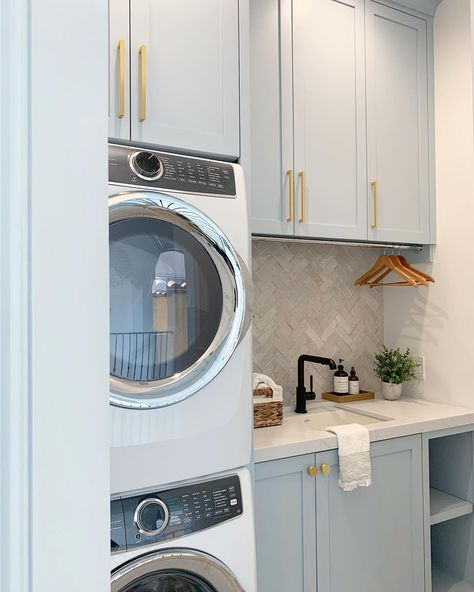 Washer Dryer Laundry Room, Stacked Laundry Room, Small Laundry Room Makeover, Tiny Laundry Rooms, Stylish Laundry Room, Laundry Space, Dream Laundry Room, Laundry Room Closet, Laundry Room Sink