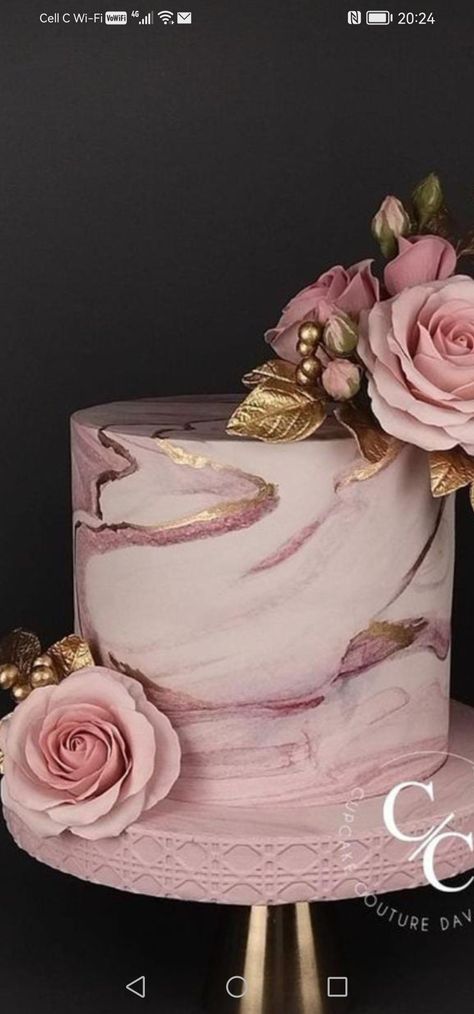 Pink And Gold Wedding Cake, Gold Wedding Cakes, Rose Gold Wedding Cakes, Geode Cake, Creative Wedding Cakes, Edible Lace, Pink And Gold Wedding, Birthday Hair, Trendy Outfits Winter