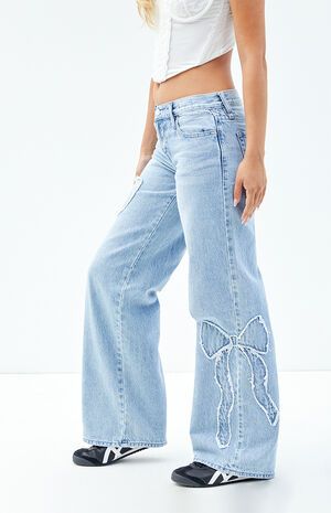 Pacsun Bow Jeans, Jeans With Bows On The Side, Pac Sun Jeans, Unique Jeans For Women, Jeans With Bows, Bow Pants Outfit, Pacsun Clothes, Where To Get Cute Clothes, Cute Flare Jeans