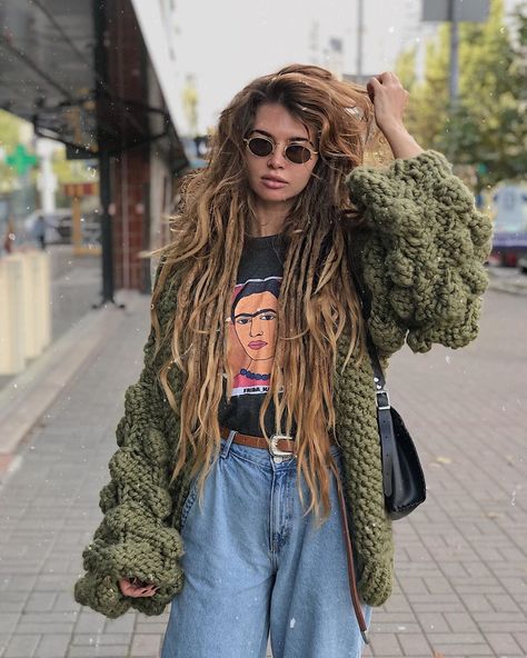 ALISA  BELOCHKINA on Instagram: “Woopi +18 °C . . Jacket by @mumshandmade . . . Bag & belt by @individual_artleather . . #dreads #dreadlocks #hairstyle #streetwear #kyiv…” Alisa Belochkina Style, Alisa Belochkina Dreads, Hippie Fashion Aesthetic, Alisa Belochkina, Dreadlocks Hairstyle, Lighting Sculpture, Interactive Lighting, Baggy Sweaters, Hippie Fashion