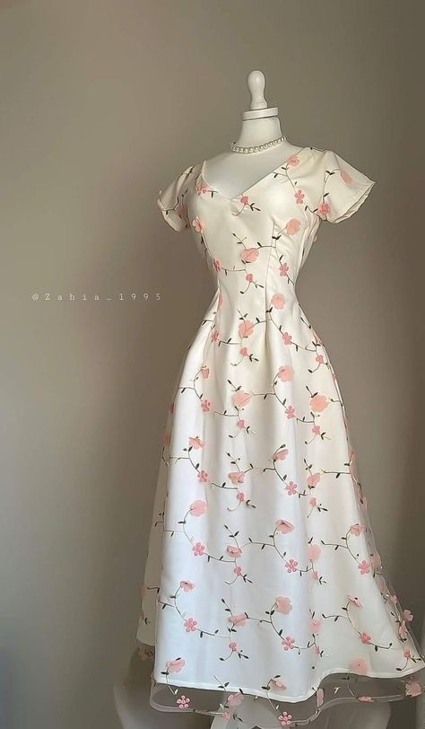 Rok Outfit, Fashion Top Outfits, Cute Dress Outfits, Modest Dresses Casual, Elegant Dresses Classy, Quick Outfits, Easy Trendy Outfits, Simple Trendy Outfits, Modest Fashion Outfits