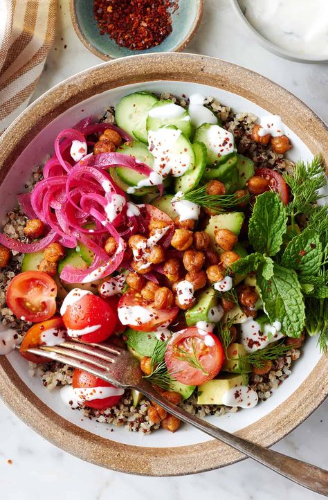 Mediterranean Quinoa Bowl, Lunch Rotation, Grain Bowl Recipe, Mediterranean Quinoa, Spiced Chickpeas, Rice Bowls Recipes, Quinoa Healthy, Quinoa Bowl, Best Vegetarian Recipes