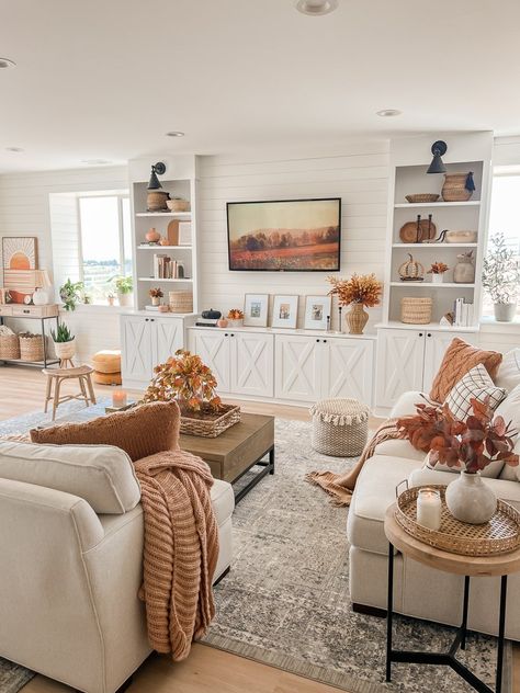 Autumn Home Decor Ideas, Autumn Decorating Ideas, Cozy Christmas Living Room, Sarah Joy, Fall House, Basement Living Rooms, Fall Living Room, Cozy Fall Decor, Drop Zone